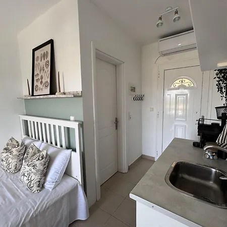Guest By House Dimitra Vourvourou