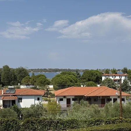 Guest By House Dimitra Vurvurú