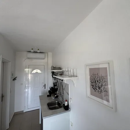 Guest By House Dimitra Vurvurú